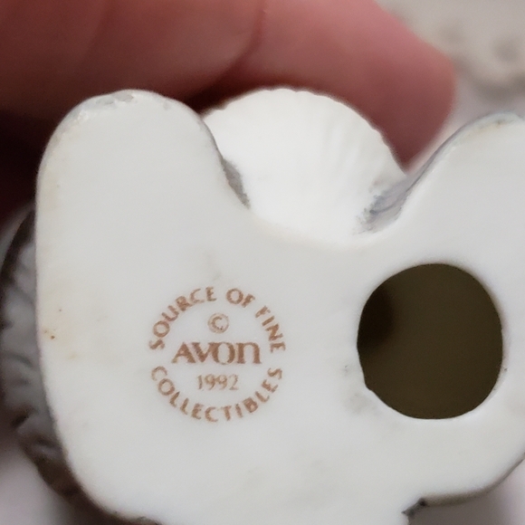 1992 Avon Porcelain Squirrel with an Acorn - Picture 6 of 6
